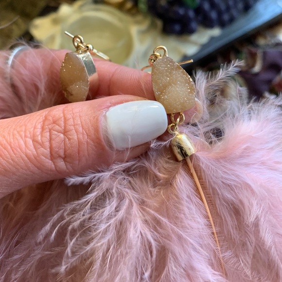 Beautiful GOLD FILLED Precious stone real feather earrings - Picture 4 of 4